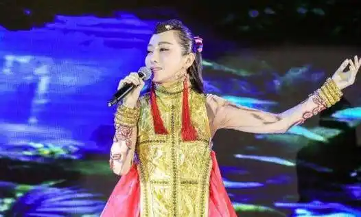 原创萨顶顶素颜什么样卸妆后巫婆变仙女网友表示不化妆早火了