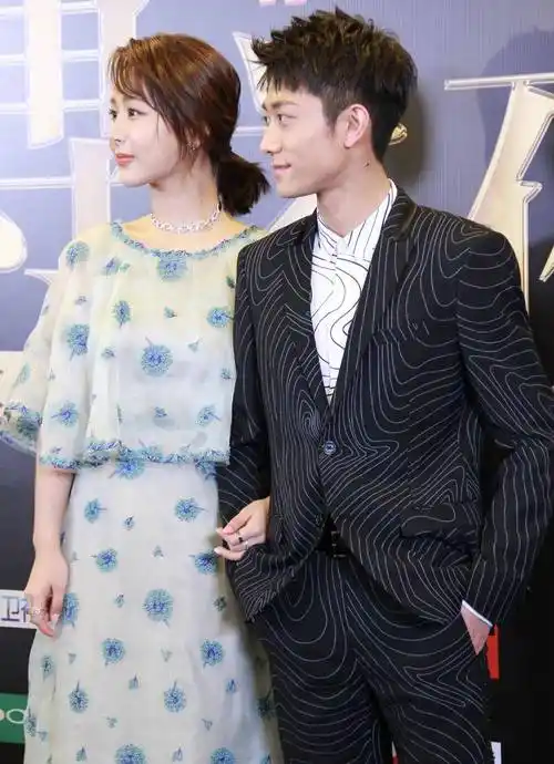 原创为什么杨紫不和张一山在一起毕竟从小就认识也算是青梅竹马了