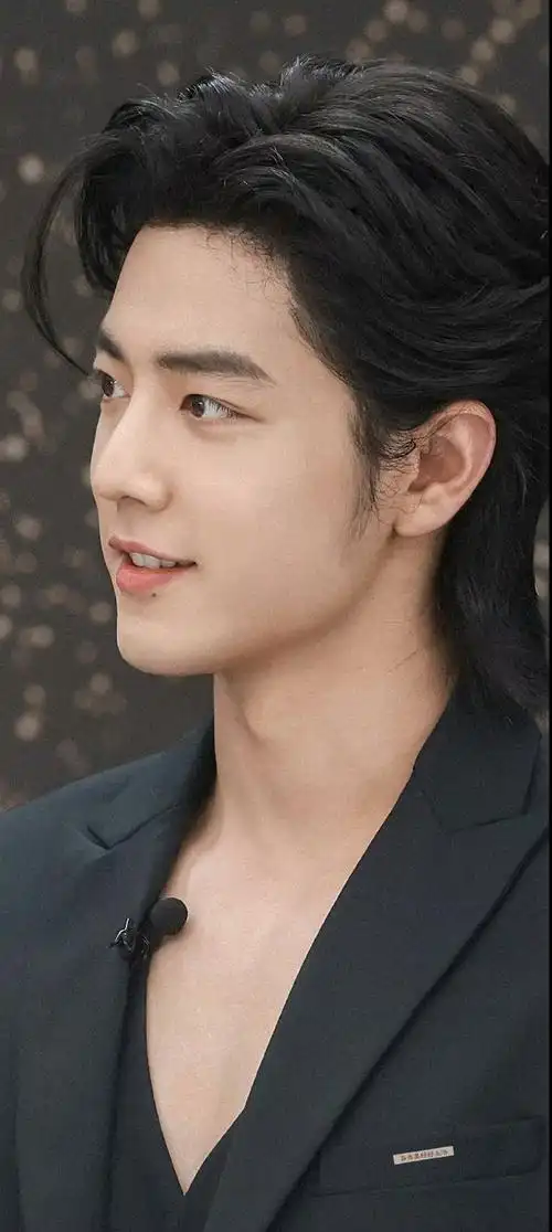 肖战 94会让人心脏扑通扑通狂跳的一组,性感又撩人@x玖少年团肖战