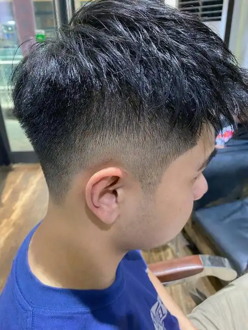 男士摩根烫刚夹烫男士前刺发型精神发型