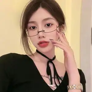 23菲菲严选好货淘宝网红下半框眼镜女日系可爱装饰镜架无镜片眼睛