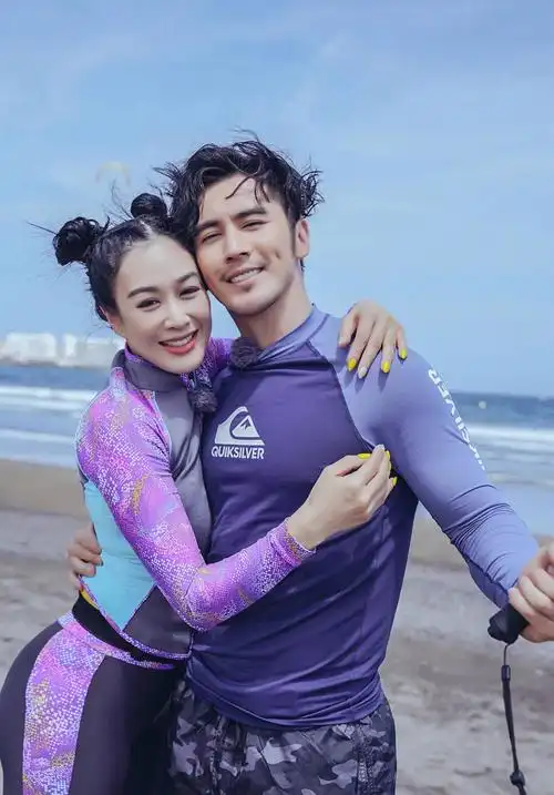 钟丽缇有钱还是张伦硕有钱(歌手张伦硕,钟丽缇是他的挚爱,把三个继女