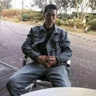 微信头像男生成熟稳重2020好看有品位的男头图片