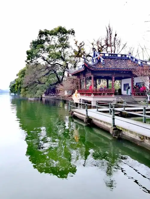 杭州平湖秋月风光
