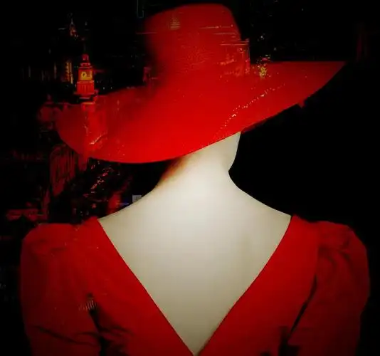 魔都红衣女郎背影