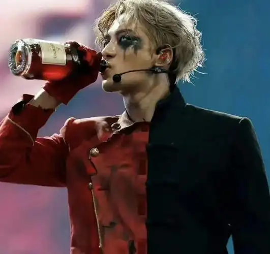 蔡徐坤新晋油王?王嘉尔酗酒无度?鹿晗关晓彤秀恩爱?都美竹忘恩负义?