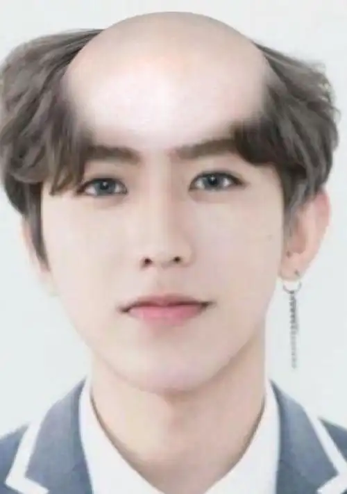 百分九集体变秃头:蔡徐坤帅气消失,陈立农垮掉,只有他颜值依旧