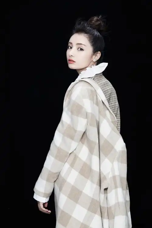 麦迪娜相关图片