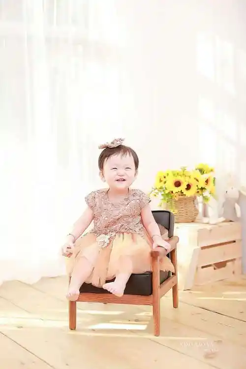 小脚丫摄影国良的儿童摄影作品《一岁》