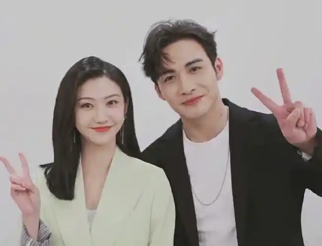 一直都比较低调,也难免让人好奇这些年来张彬彬是否一直有女朋友