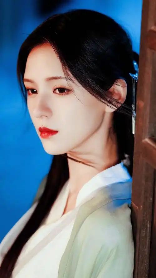 张予曦图源半劫酒