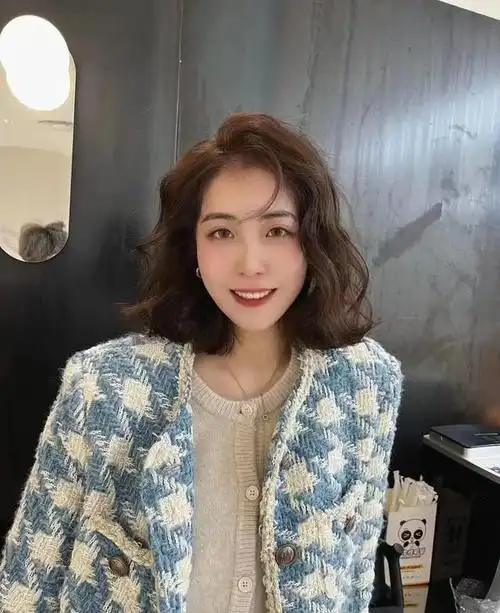 今秋最好看的发型:直发清爽减龄,卷发气质优雅,你喜欢哪款