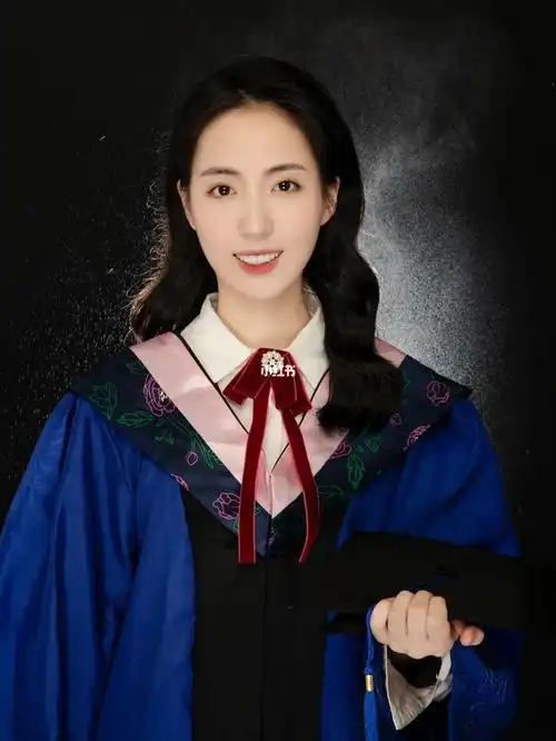 硕士毕业照神明少女版