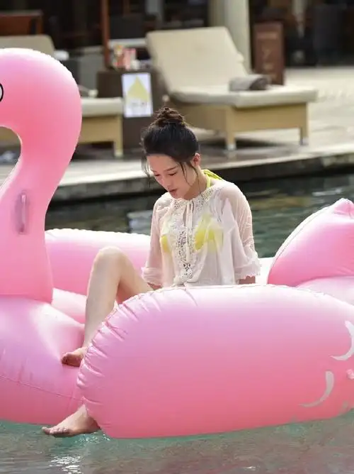 李沁恋情传闻#网友投稿,李沁《我们相爱吧》综艺剧照