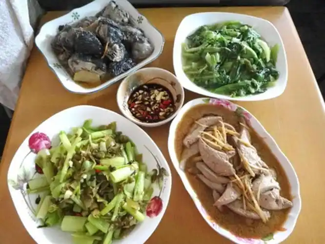 我家午餐4个菜,成本不到50块,个个味道极美,每次都吃个精光