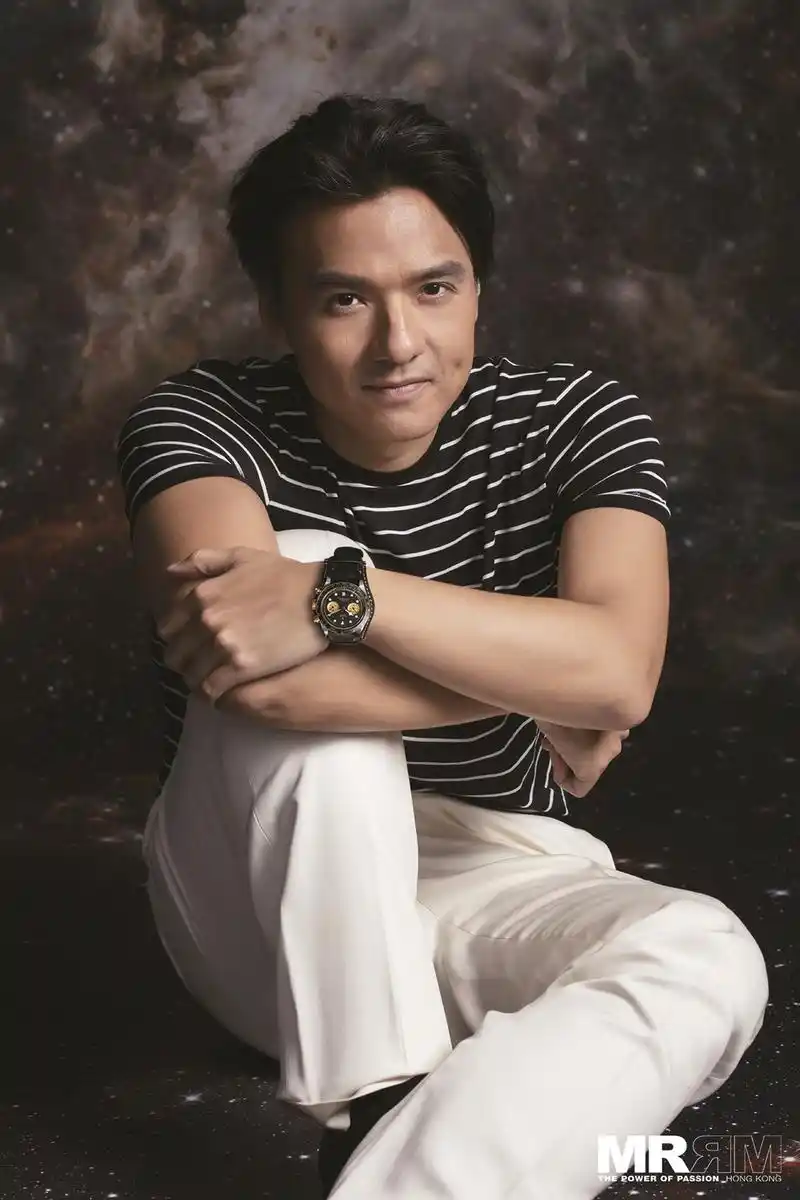 冯德伦登《mr》杂志七月刊封面 显熟男气质荷尔蒙爆棚