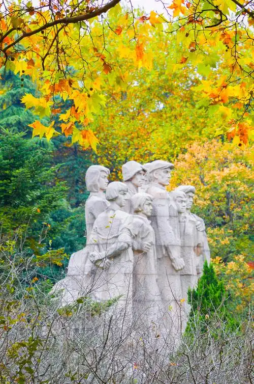 南京雨花台烈士陵园北殉难处烈士群雕 - 吾哈 - 图虫