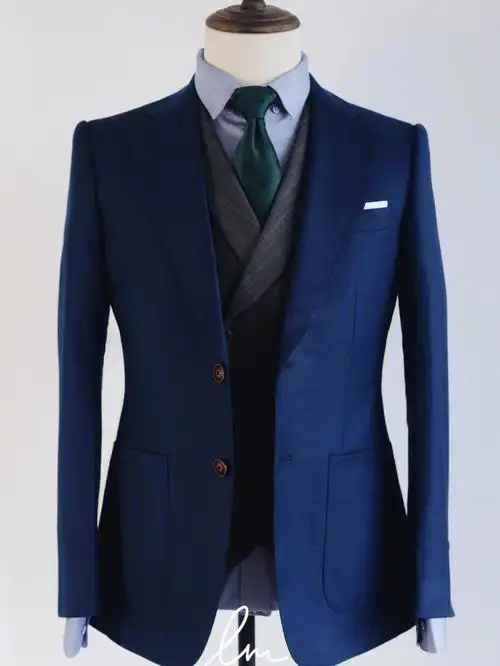 人类高质量男必备的藏青色定制西装走起