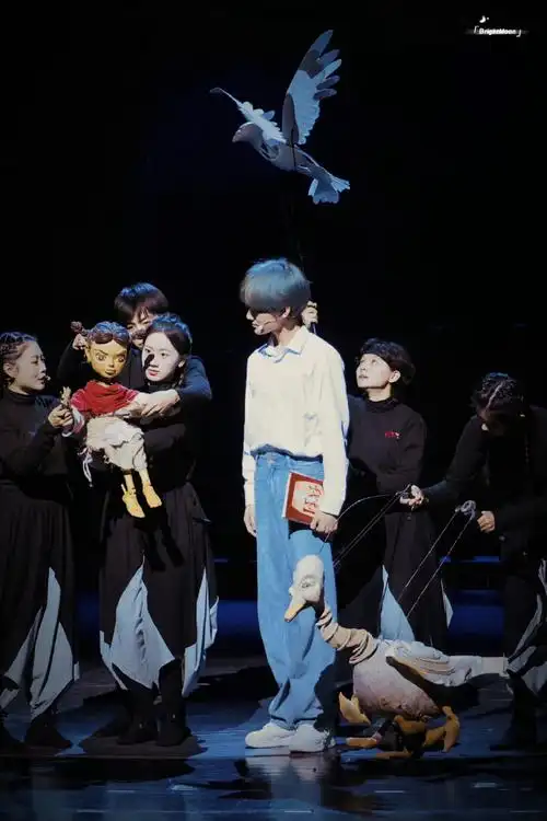 张真源音乐剧彩排台词功底##张真源戏剧节开幕式路透