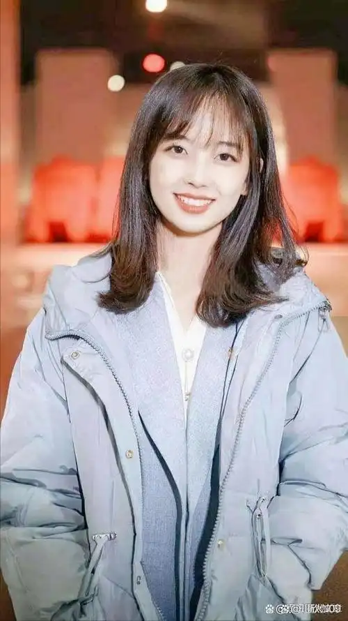 央视主持人王冰冰的人生抉择:事业辉煌与个人生活之间!