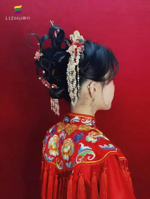 中式秀禾发型片,广西学习化妆盘发教程