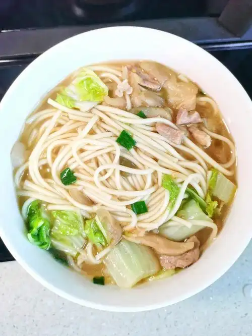 快手早餐榨菜肉丝面简单又美味