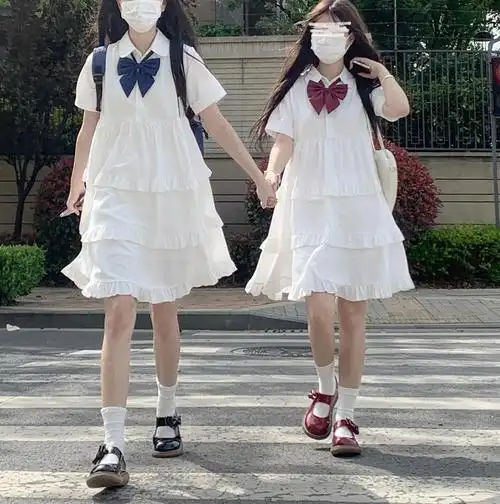 闺蜜装连衣裙中长款学院风