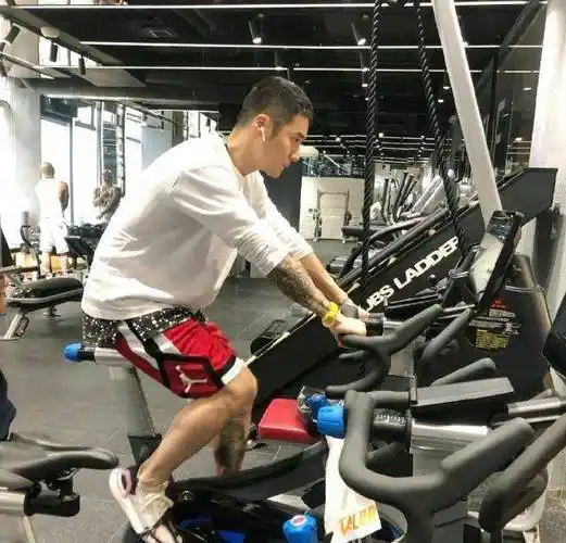 蒋劲夫上演大地皇者的执着,实力兑现诺言,夫仔:隐藏营养师_女友_爱情