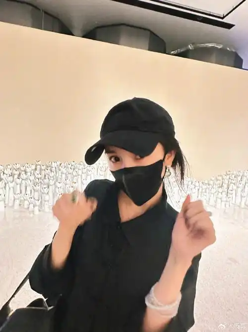 杨幂九月行程有配音##杨幂配音涂山红红