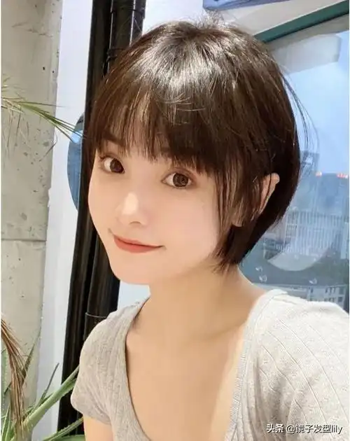 脸小的女生适合什么样的发型,脸小适合什么发型女孩(最受欢迎的女士
