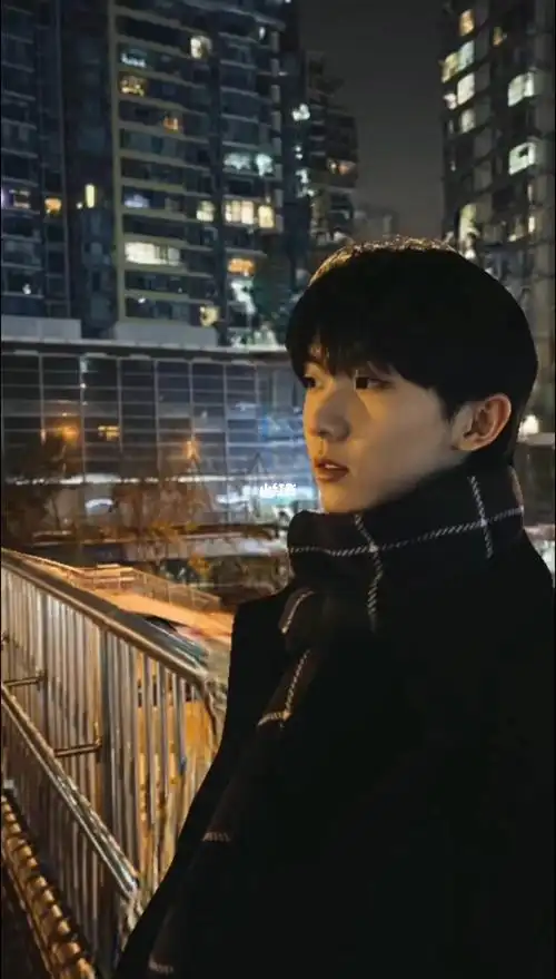 2022年了,还惊艳于去年的风衣小马#马嘉祺  #时代少年团马嘉祺  #tnt