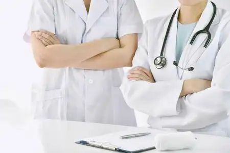 医疗保健理念,专业的医务人员队伍,在诊所或医院工作的医生,护士和