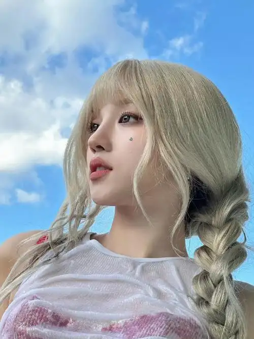 宋雨琦超话#fendi品牌形象大使宋雨琦#  【91金2】  小时候老师在