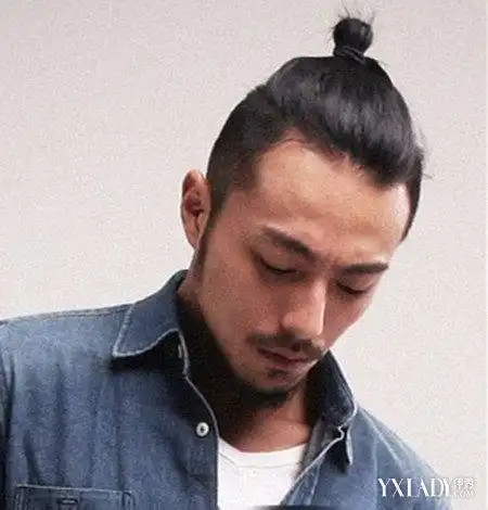 男生扎头发发型图片展示辫子男也可以很帅气
