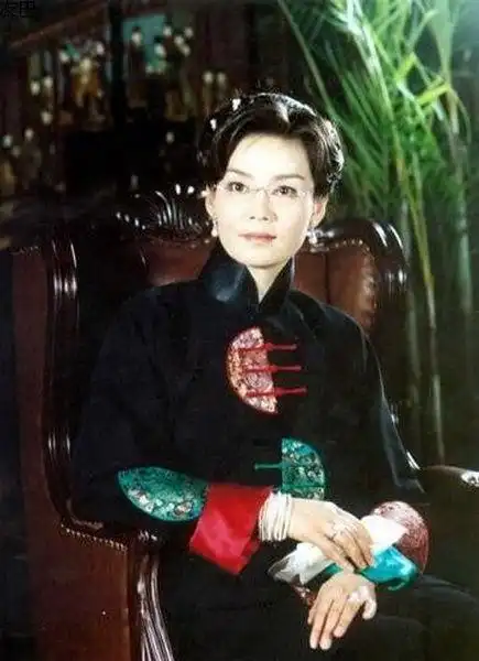 《梧桐雨》沈母犹记得《秋月》是当年广大家庭妇女煮男们最爱看的电视