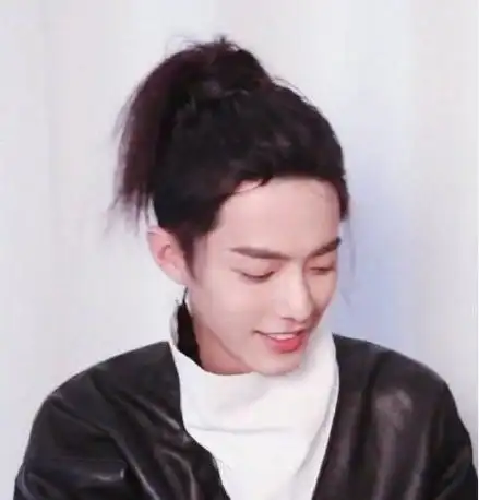 有一种马尾叫做肖战,露额头没在怕,颜值不输木村拓哉