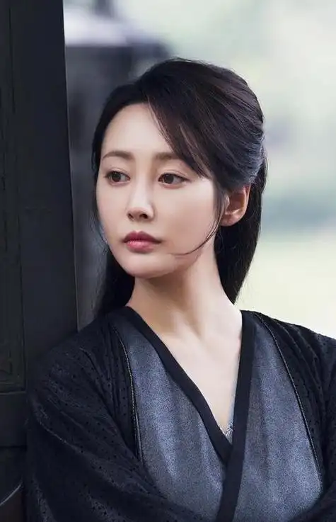 庆余年里面司理理的扮演者(庆余年司理理饰演者李纯现尤物身材)(2)