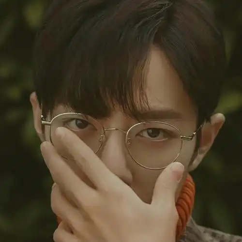 颜粉的快乐肖战头像