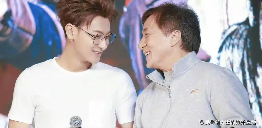 原创成龙70岁大寿出动半个娱乐圈张艺兴黄子韬谭咏麟祝福上热搜