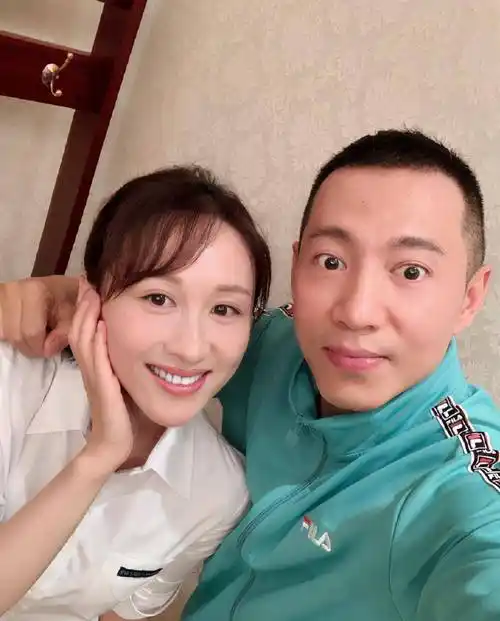 甚至还有了轻生的念头,好在妻子对他不离不弃,帮助谷智鑫重新树立起