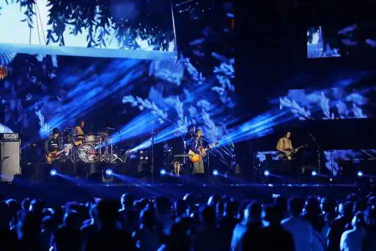 痛仰户外演唱会在京举办 《再见杰克》现万人大合唱