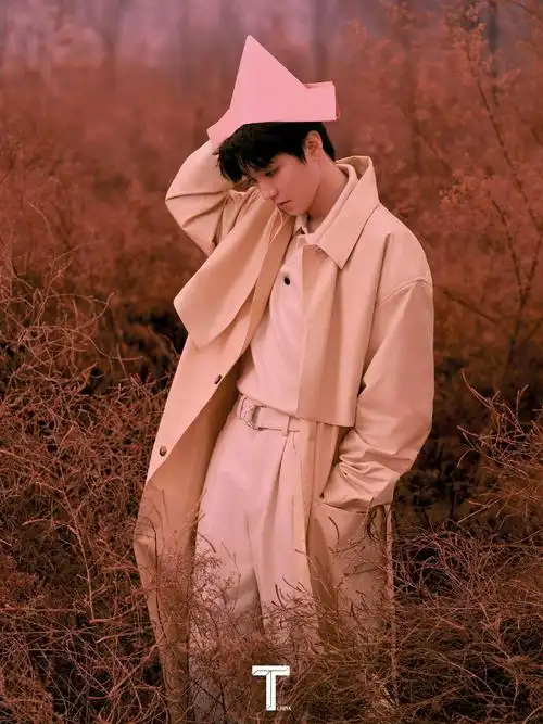 王俊凯t锦绣三月刊内页大片 西装造型77风衣造型