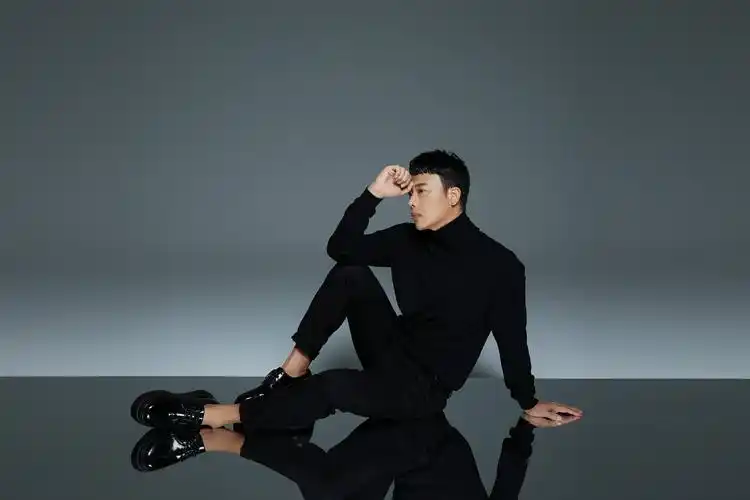 金润吉全新单曲《请不要离开我》上线 展现创作与演唱双实力