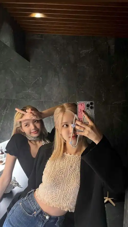 lisa朴彩英最新合照##lisa朴彩英同框合照