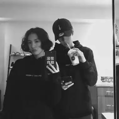 黑白情侣头像一男一女真人