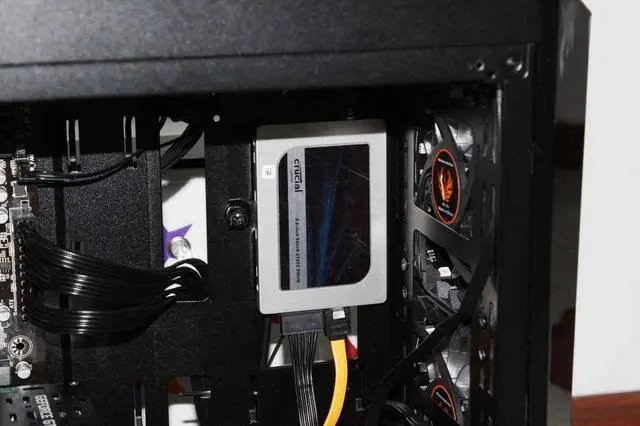 背线机箱,还真是比相像中要难啊,到最后也没弄利索,尤其加了两个硬盘