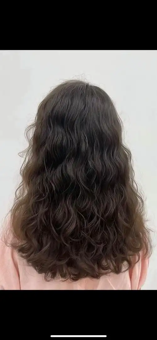 简直是方圆脸的必备发型!从此告别细软塌凸!
圆脸方脸中长发女生!