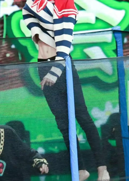 猜你喜欢的千玺腹肌照呦