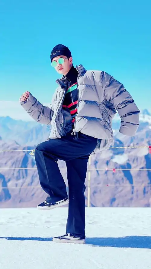 王一博74路飞装高难度运动