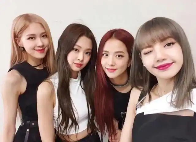 韩国女子组合blackpink(智秀,珍妮,罗婕,lisa)将于6月回归
